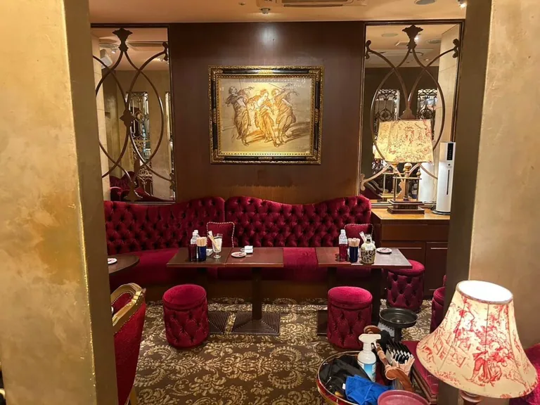 ファーストクラブの店内
