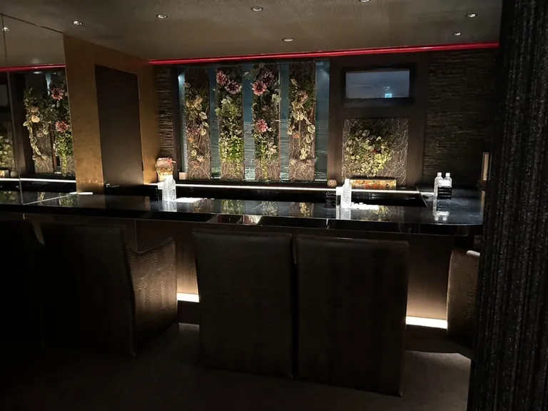 華鈴灯 (かりんとう)の店内