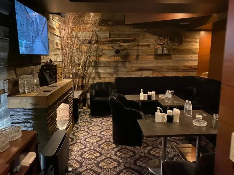 ロアーの店内