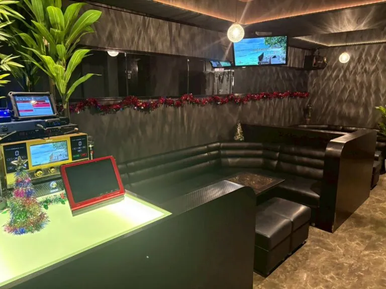 浅草 カグラ (神楽)の店内