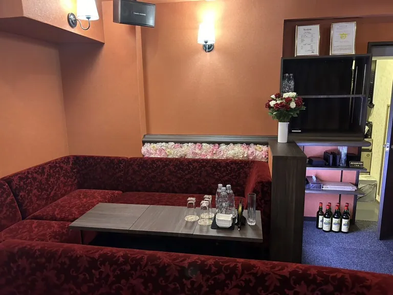 ロイヤルラウンジの店内