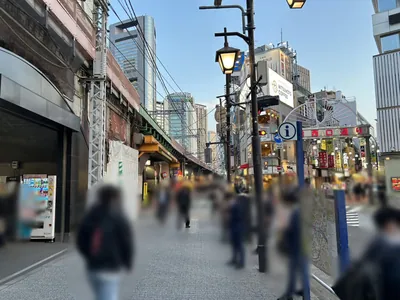 ベリー （GIRLS BAR&CAFE VELLY）への道順 2／4：駅を背にして左に進みます。