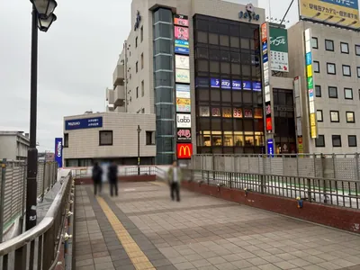 クラウンへの道順 3／10：突き当りを左折します。