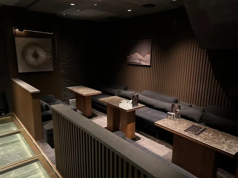 クラスの店内