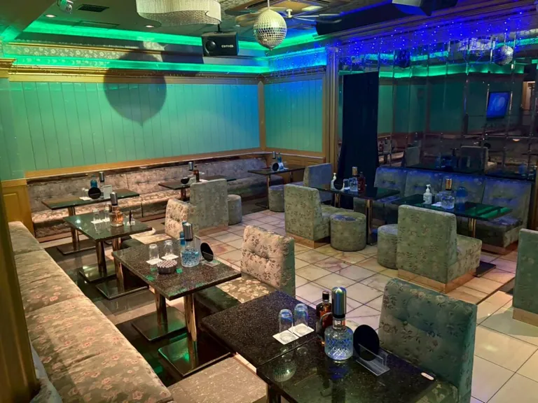 プラチナムの店内