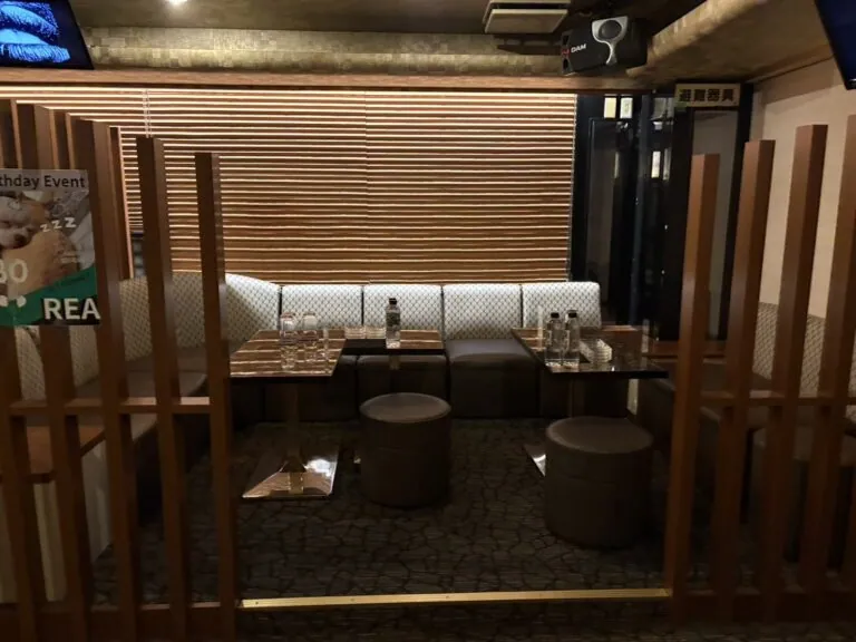ドエムの店内