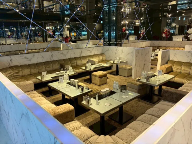 リアリスの店内