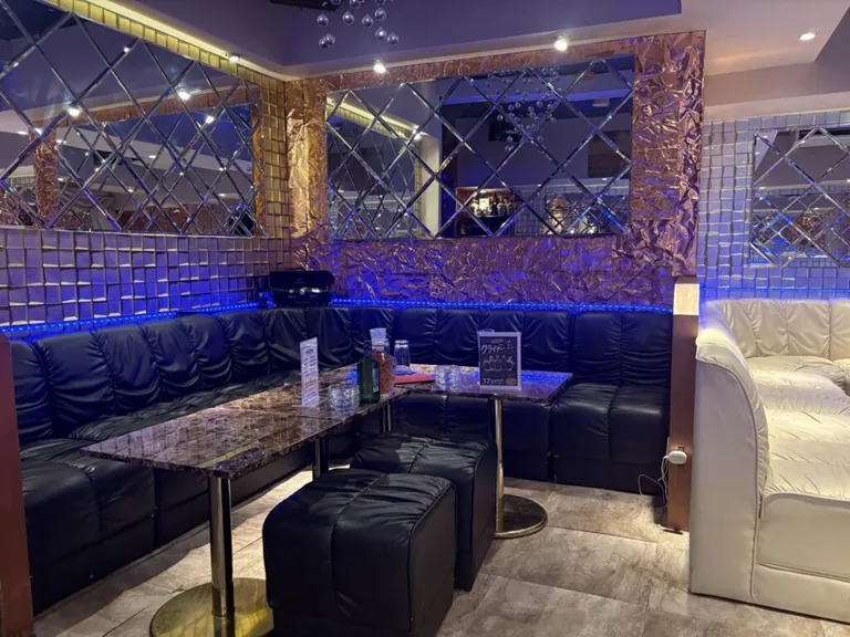 ジパングプレミアムの店内
