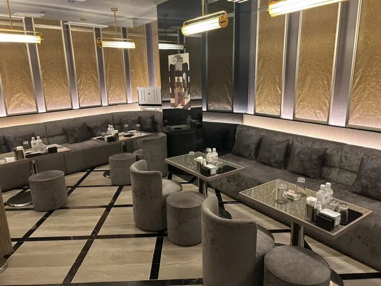フーガの店内