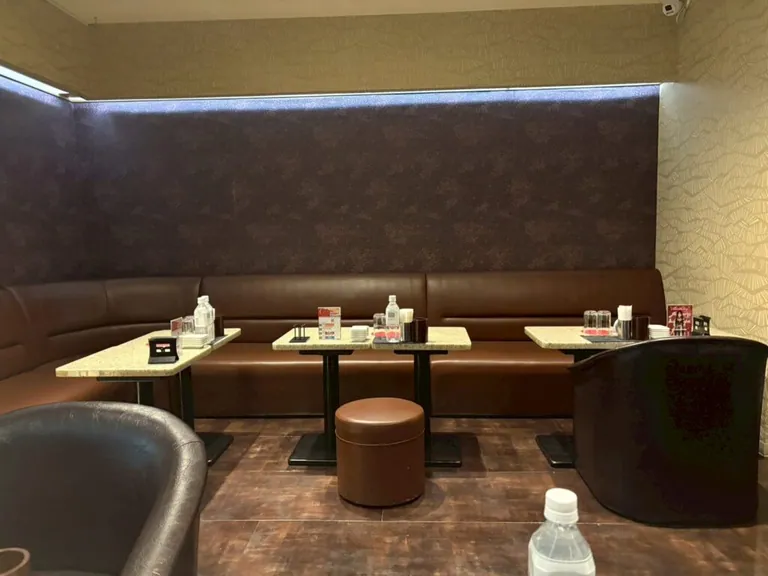 グランクラスの店内