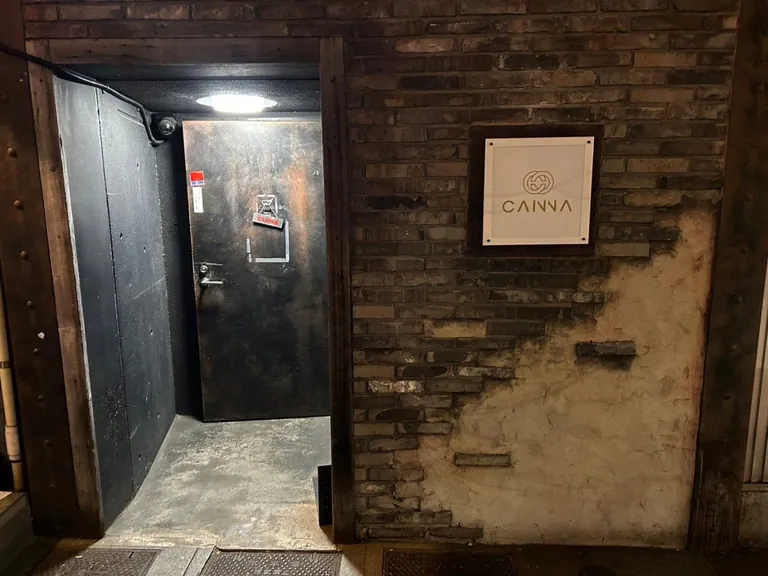 カンナの店内