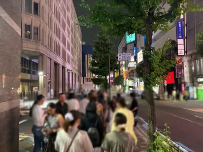 アークへの道順 9／12：一つ目の左手路地を越えて直進します。