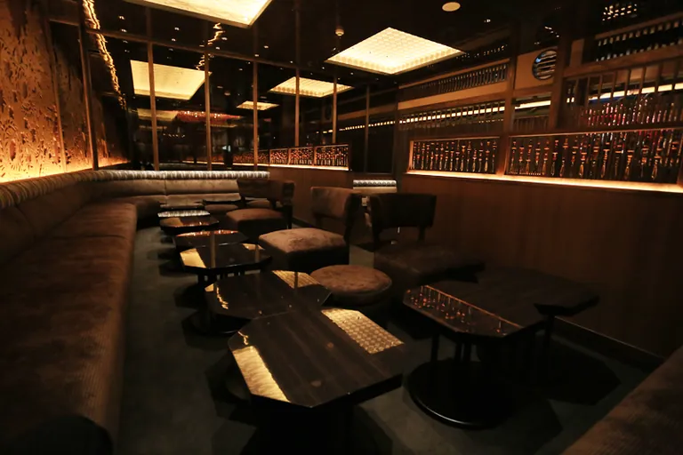 華灯 （ハナビ）の店内