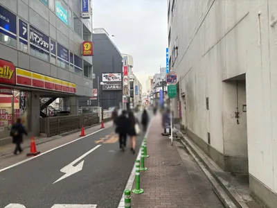 アラマンダへの道順 7／13：直進します。