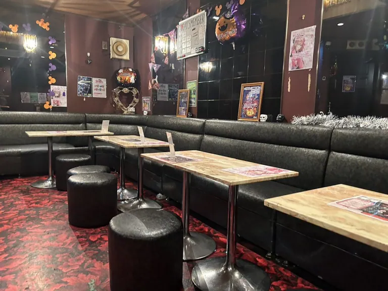 赤羽 フラワー (Girl’s Cafe FLOWER)の店内