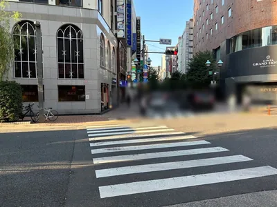 アジトへの道順 6／7：直進すると「難波橋」という十字路に出るので左折します。