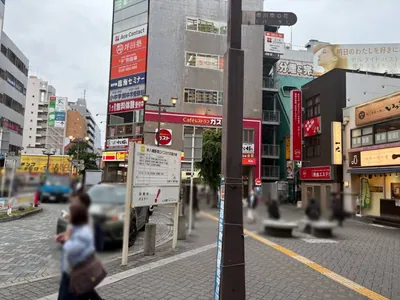 スリーパークへの道順 2／4：ロータリーを左手に直進します。