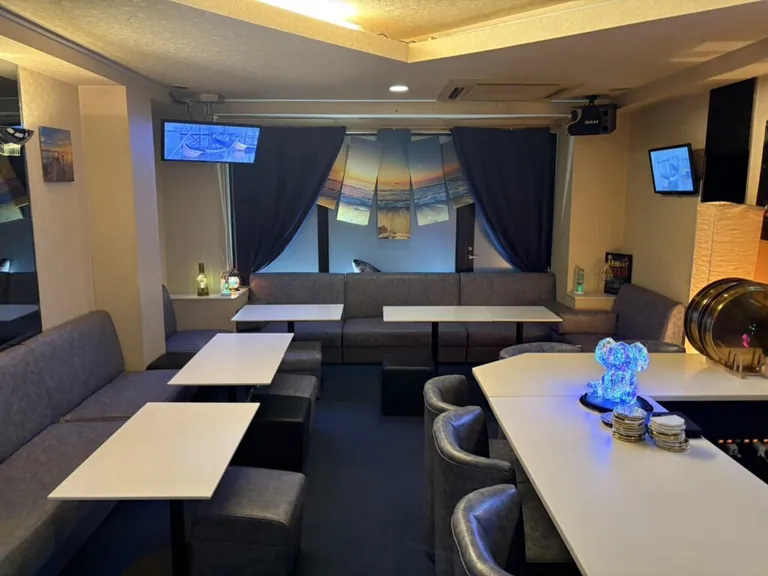 プロムドットの店内