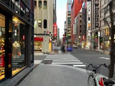 ラウンジエンへの道順 10／11：一つ目の十字路を左折します。