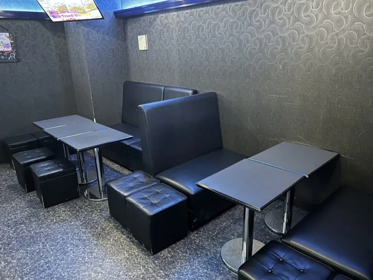 成増　クラウドナインの店内