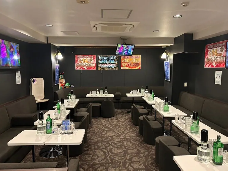 練馬　ルシアの店内