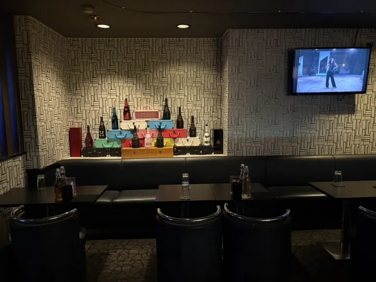 アーチの店内