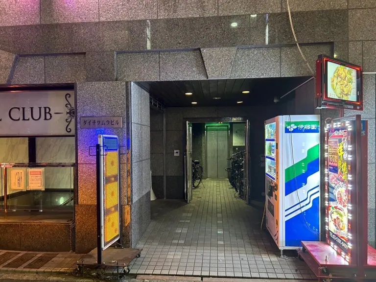 ノックスの店内