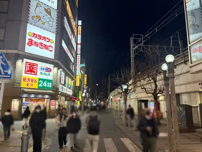 しゅわしゅわ （New Style Bar #しゅわしゅわ）への道順 6／16：左手路地を越えて直進をします。